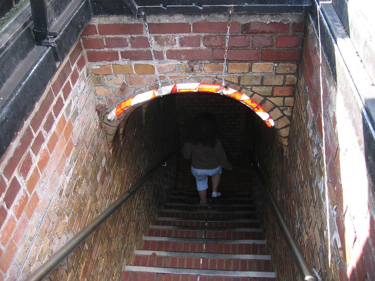 Köln unterirdisch: Praetorium-Palast und Kronleuchtersaal in der Kanalisation