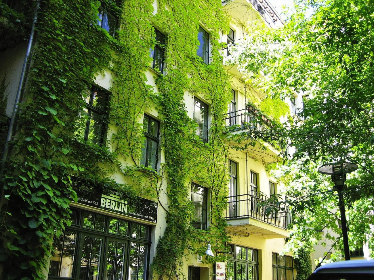 Berliner Hinterhöfe: Die Hackeschen Höfe und ihre unbekannten, stillen Nachbarn