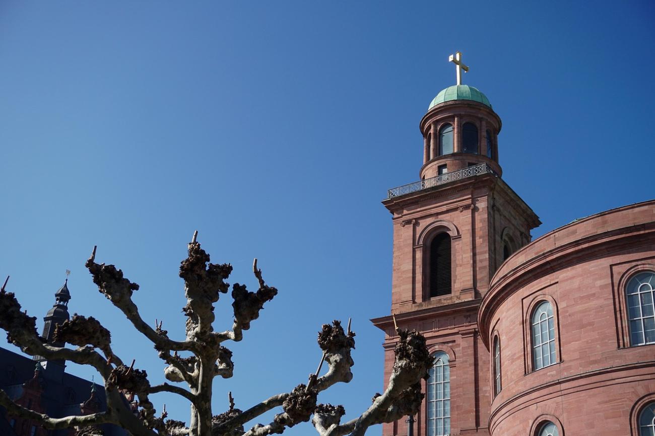 Wiege der Demokratie: Die Paulskirche und ihre versteckten Geschichten