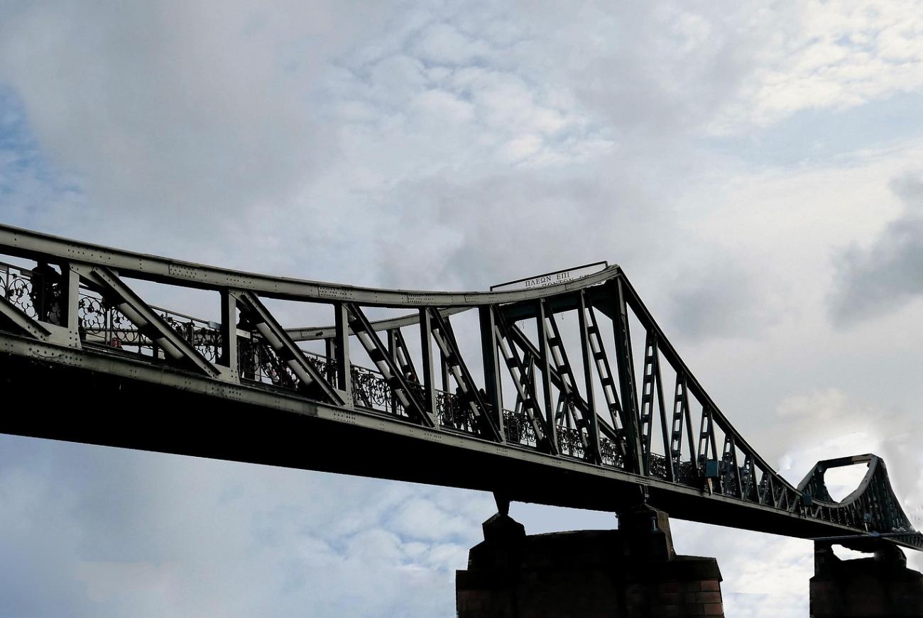 Eiserner Steg: Liebesschlösser, Touristenströme und schönster Weg nach Sachsenhausen