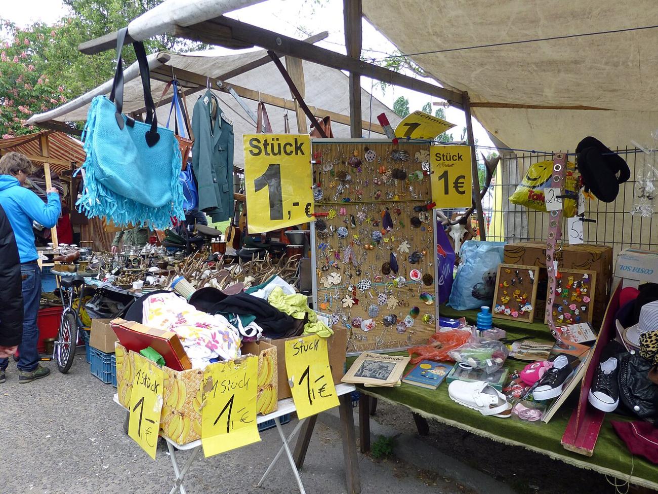 Das Sonntags-Ritual: Flohmarkt im Mauerpark (und warum du früh da sein solltest)