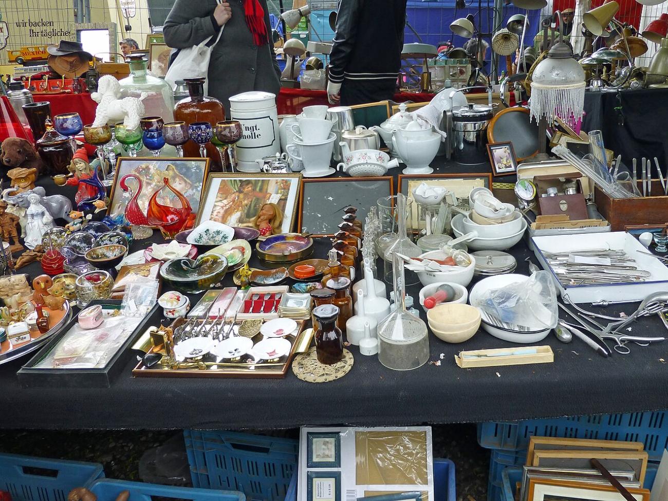 Das Sonntags-Ritual: Flohmarkt im Mauerpark (und warum du früh da sein solltest)