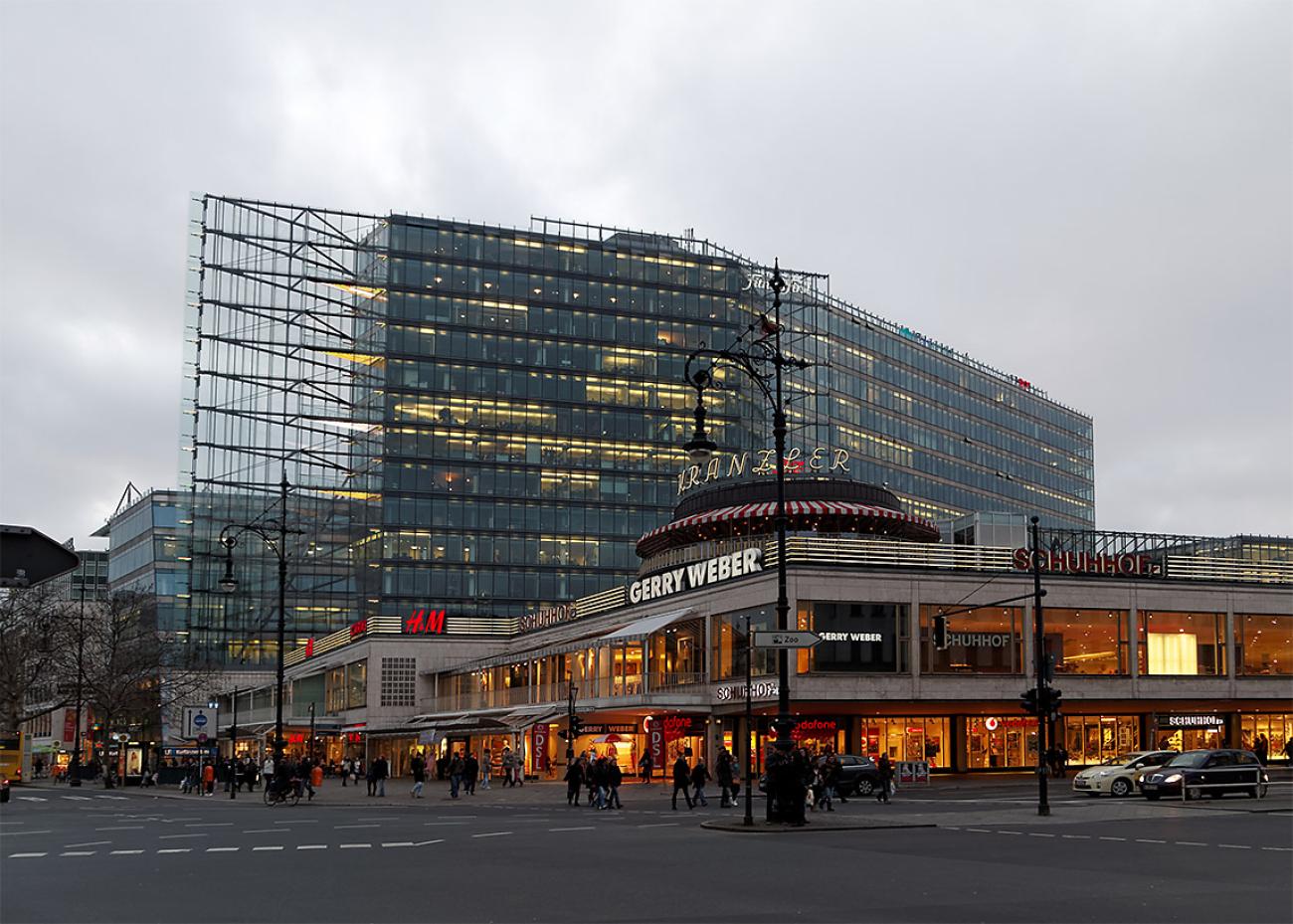 West-Berlin ungeschminkt: Zwischen KaDeWe-Austern und Kudamm-Asphalt