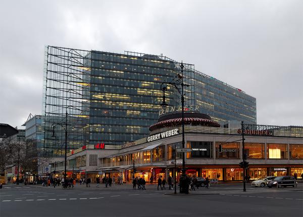 West-Berlin ungeschminkt: Zwischen KaDeWe-Austern und Kudamm-Asphalt