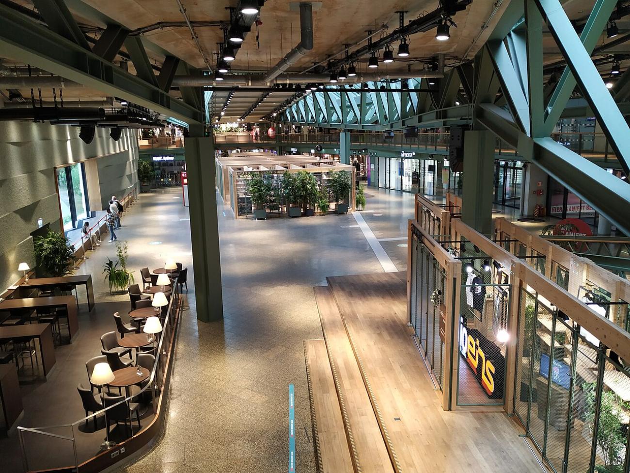 Bikini Berlin: Concept Shopping und Rooftop-Drinks mit Blick auf den Affenfelsen