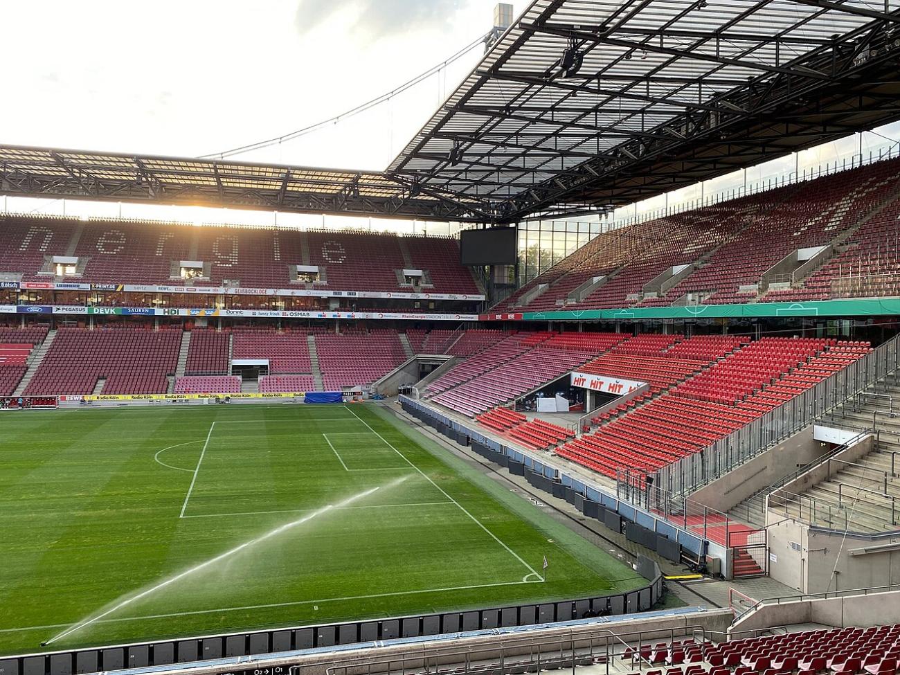 Stadion-Führung im RheinEnergieSTADION: Hinter den Kulissen des 1. FC Köln