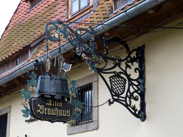 Brauhaus-Knigge: Warum der Deckel auf dem Glas dein wichtigstes Signal ist