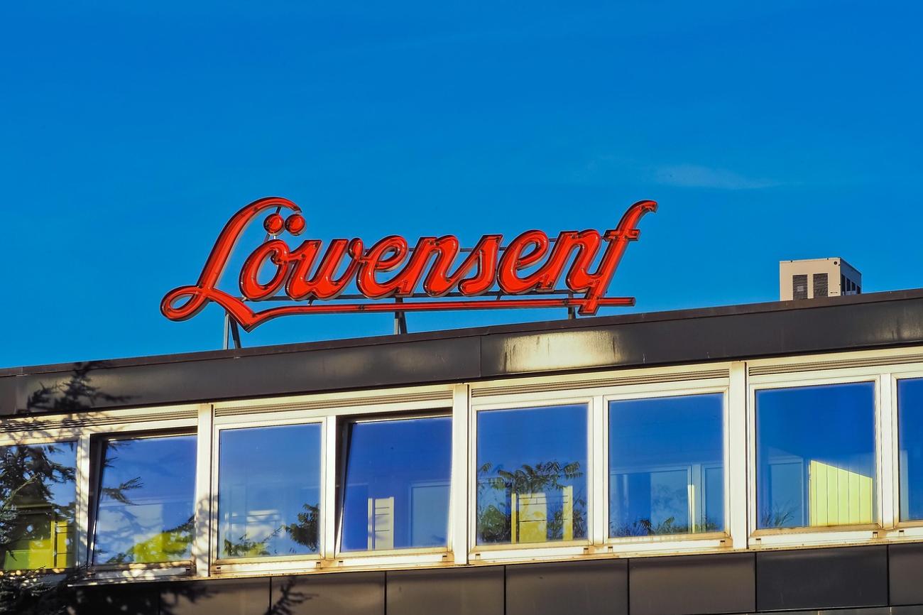 Düsseldorfer Senf: Warum "Löwensenf" im Tontöpfchen das perfekte Souvenir ist