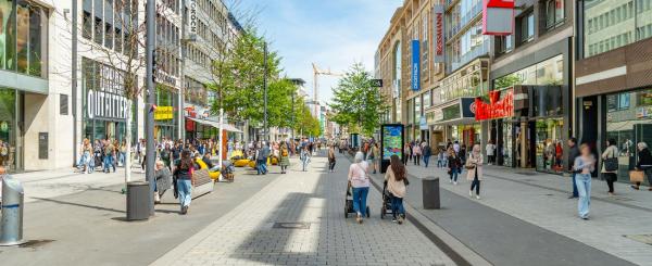 Schadowstraße: Shopping auf einer der meistbesuchten Einkaufsmeilen Deutschlands