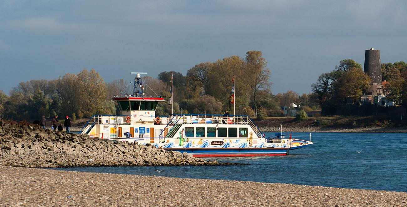 Rheinfähre "Michaela": Wie man in Kaiserswerth stilvoll die Rheinseite wechselt