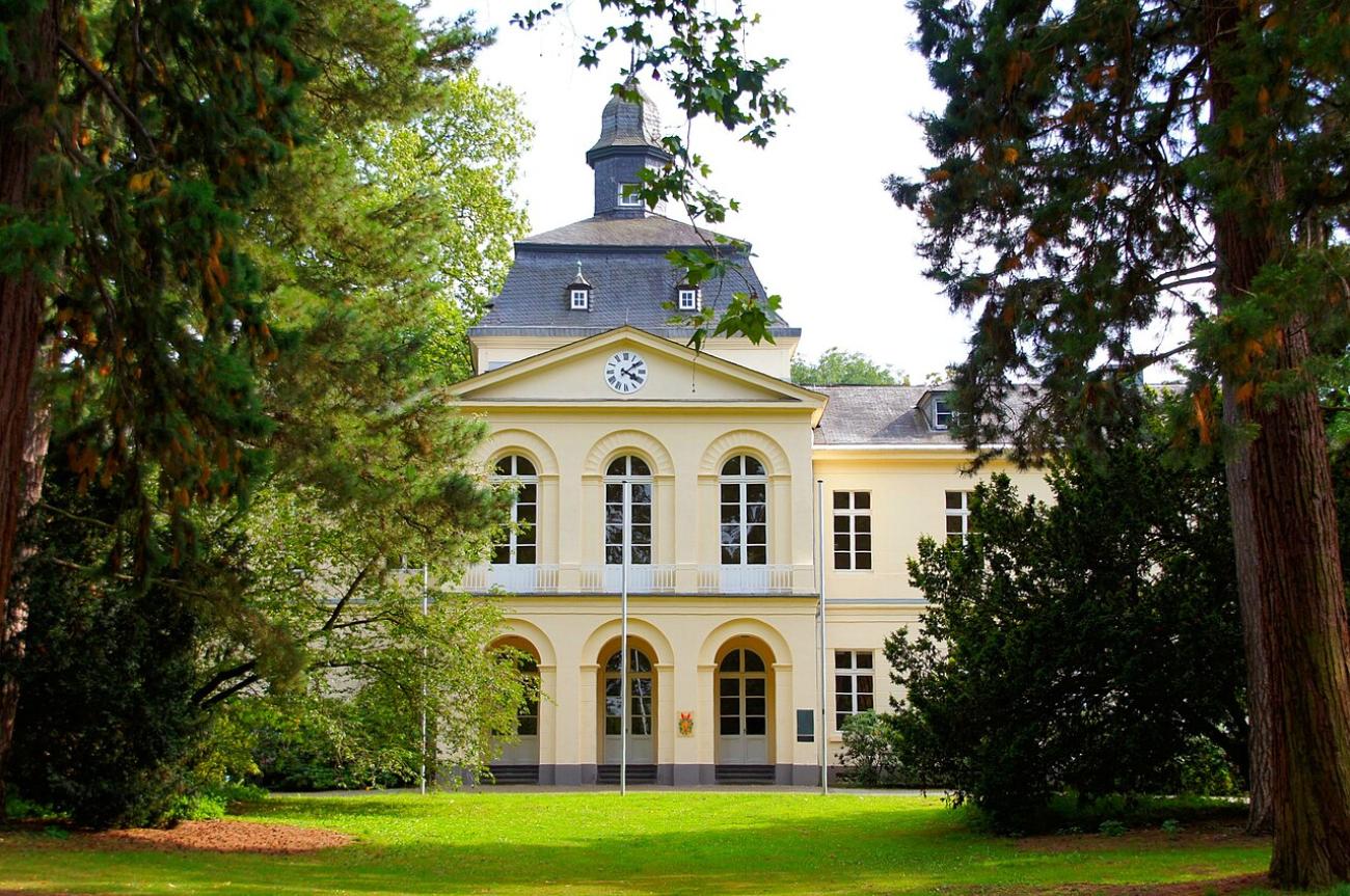 Ein Guide für den Schlosspark Eller: Barocke Achsen und versteckte Waldpfade