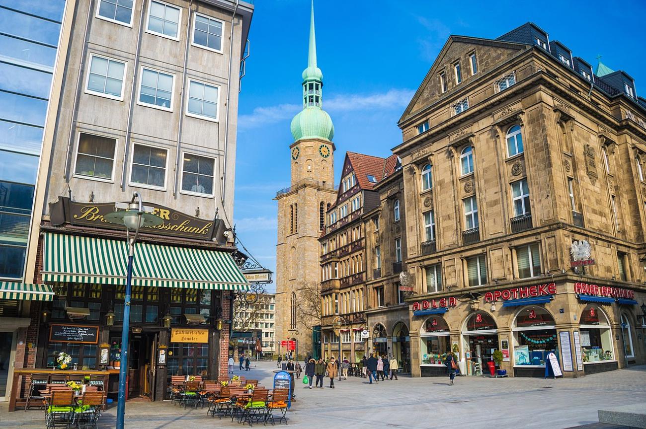 Zum Alten Markt: Wo das Herz der Stadt bei einem kühlen Hellen schlägt