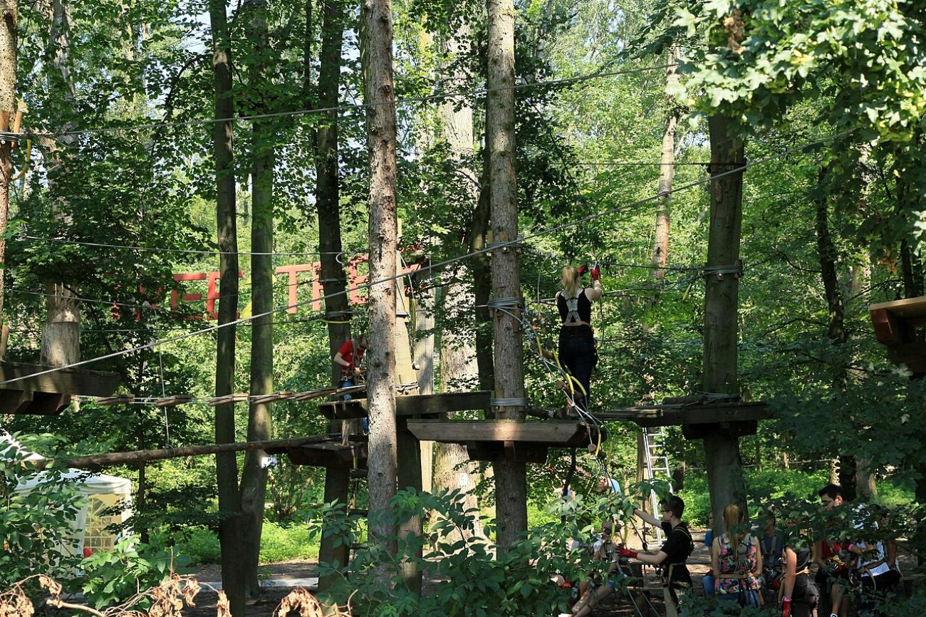 Dortmunds grüne Lunge im Westen: Zwischen Solebad, Eissport und Waldidylle