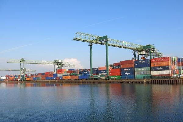 Der Dortmunder Hafen: Industrie-Romantik und Container-Ästhetik