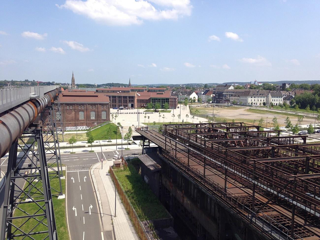 Phoenix West: Ein Spaziergang auf dem Skywalk durch rostige Giganten