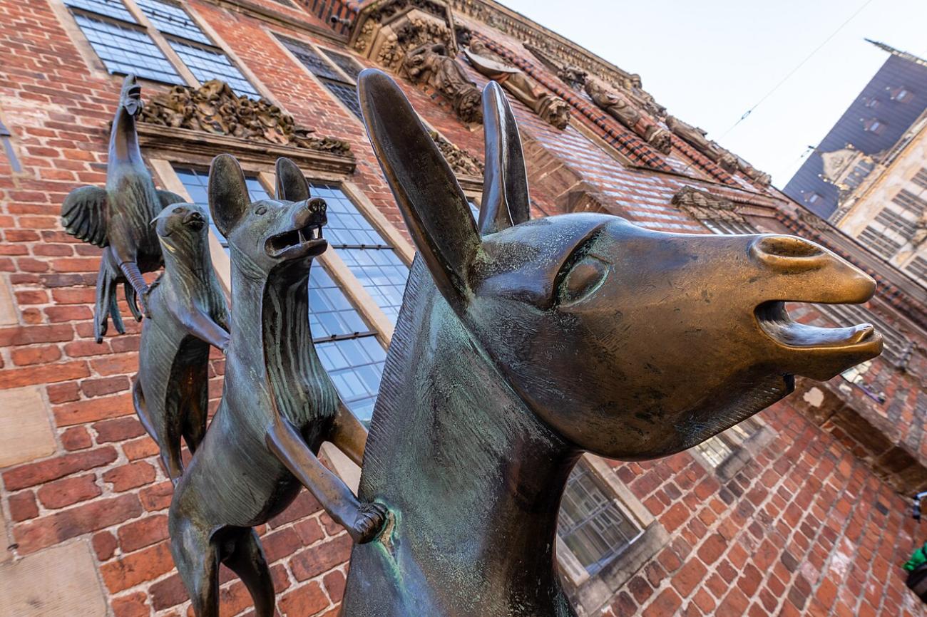 Bremer Stadtmusikanten-Regel: Warum man die Beine des Esels mit beiden Händen berührt