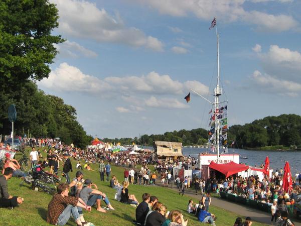 Breminale: Das legendäre Umsonst-und-Draußen-Festival am Weserdeich