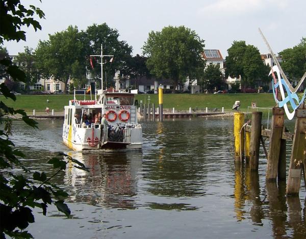 Insel-Hopping auf der Weser: Mit der Sielwall-Fähre zum Café Sand