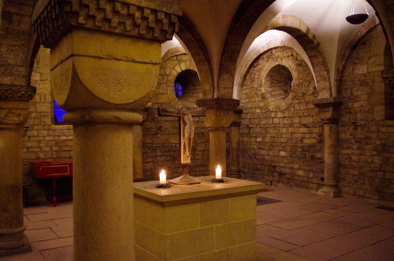 Der St. Petri Dom: Krypten, Mumien und der Aufstieg über die Dächer der Stadt