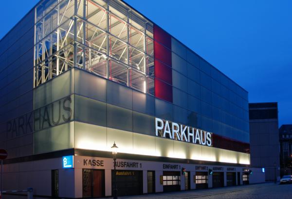 Parken in Dresden: Stressfreie Spots und die besten P+R-Plätze für Autofahrer