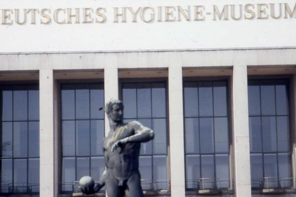 Anatomie zum Anfassen: Das Deutsche Hygiene-Museum jenseits der Klischees