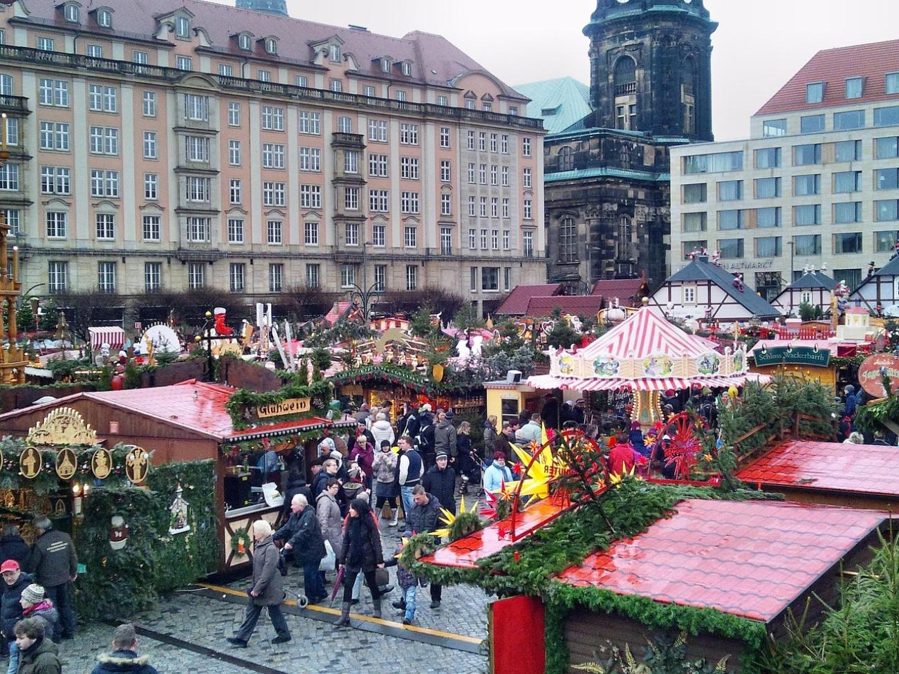 Dresdner Striezelmarkt: Unterwegs auf Deutschlands ältestem Weihnachtsmarkt