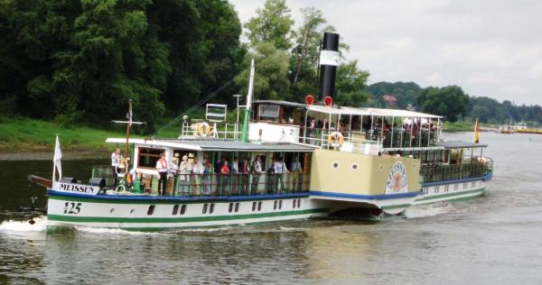Leinen los! Eine nostalgische Fahrt mit der ältesten Raddampfer-Flotte der Welt