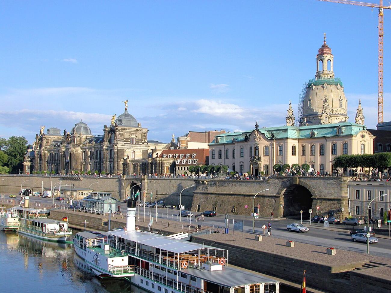 Dresdens schönster Logenplatz: Ein Espresso auf der Brühlschen Terrasse