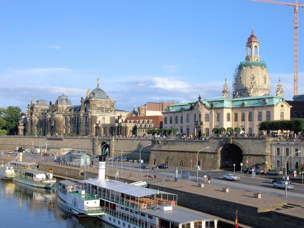 Dresdens schönster Logenplatz: Ein Espresso auf der Brühlschen Terrasse