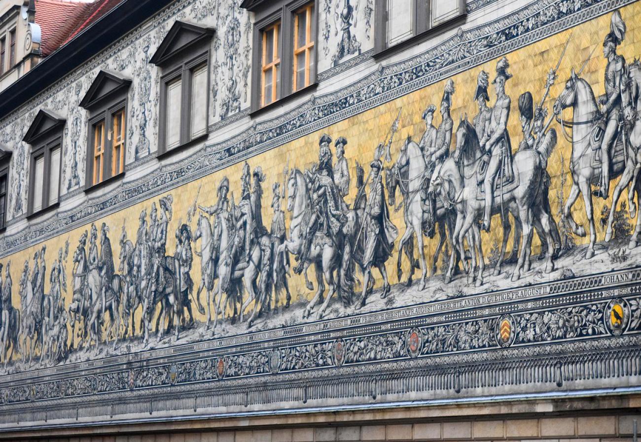 Fürstenzug: Sachsens Geschichte auf 23.000 Fliesen aus Meissener Porzellan