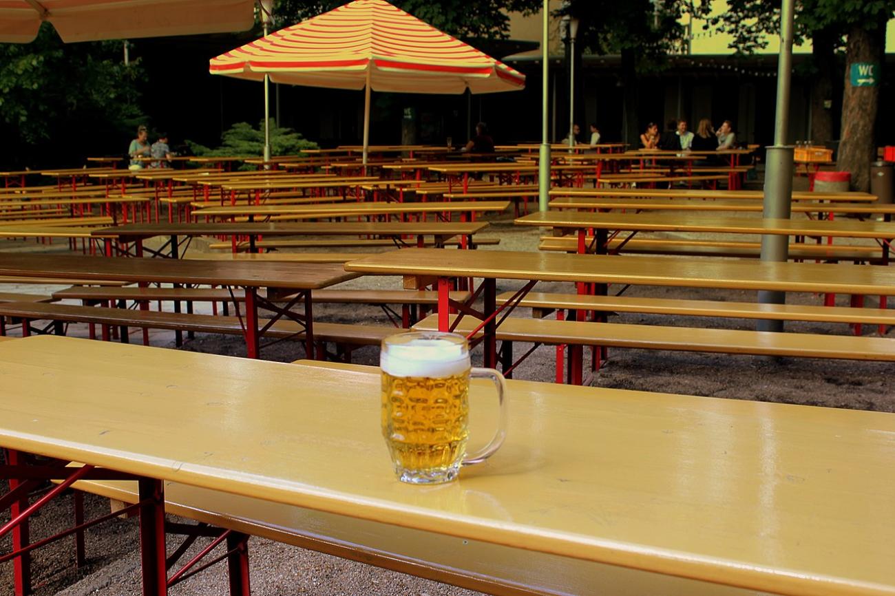 Prosit im Prater Biergarten: Berlins ältester Tresen unter Kastanienbäumen