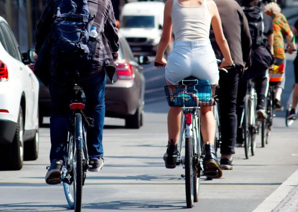 Radfahren in Berlin: Überleben im Straßenverkehr und die besten Sharing-Anbieter