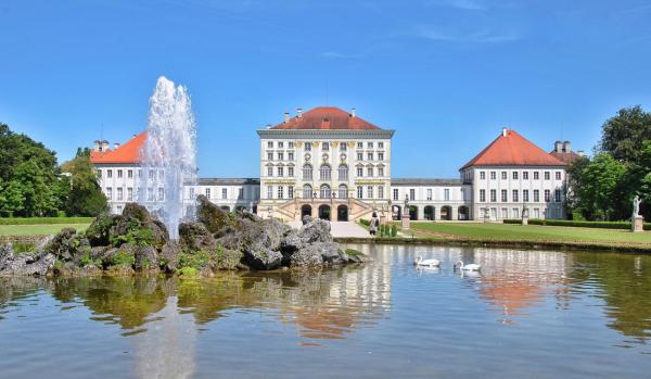 Schloss Nymphenburg: Der ultimative Guide für Park, Burgen und Gondelfahrten